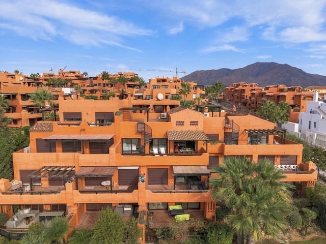 Ático de 3 habitaciones en Estepona en venta con piscina garaje - 550.000 € (Ref: 10187615)