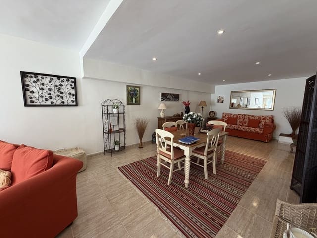 Casa de 2 habitaciones en El Paraiso, Estepona en venta con piscina garaje - 425.000 € (Ref: 10187632)