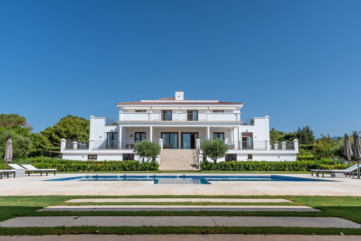 6 soveværelse Villa til salg i Guadalmina med swimmingpool garage - € 8.450.000 (Ref: 6259210)