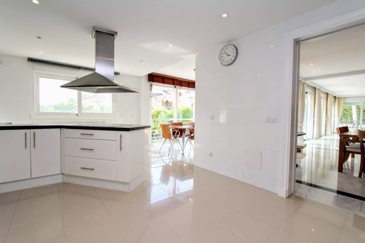 6 soveværelse Villa til salg i San Pedro de Alcantara med swimmingpool garage - € 4.250.000 (Ref: 6289231)