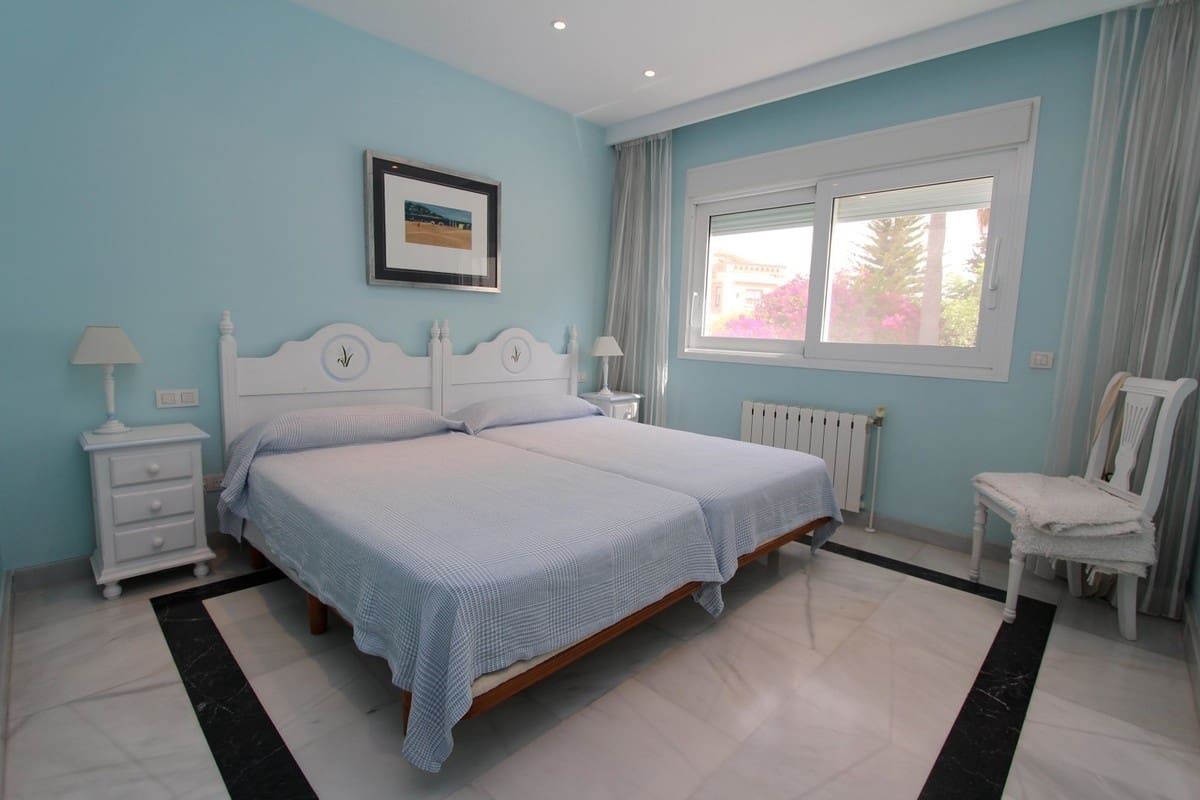 6 soveværelse Villa til salg i San Pedro de Alcantara med swimmingpool garage - € 4.250.000 (Ref: 6289231)