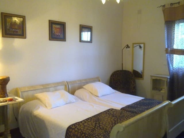 Chalet de 7 habitaciones en Nueva Andalucia, Marbella en venta con piscina garaje - 1.900.000 € (Ref: 6333072)