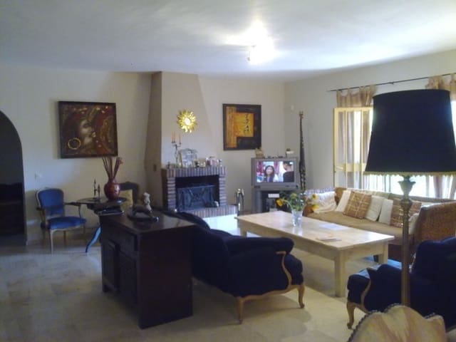 Chalet de 7 habitaciones en Nueva Andalucia, Marbella en venta con piscina garaje - 1.900.000 € (Ref: 6333072)