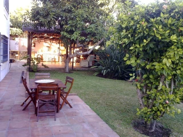 Chalet de 7 habitaciones en Nueva Andalucia, Marbella en venta con piscina garaje - 1.900.000 € (Ref: 6333072)