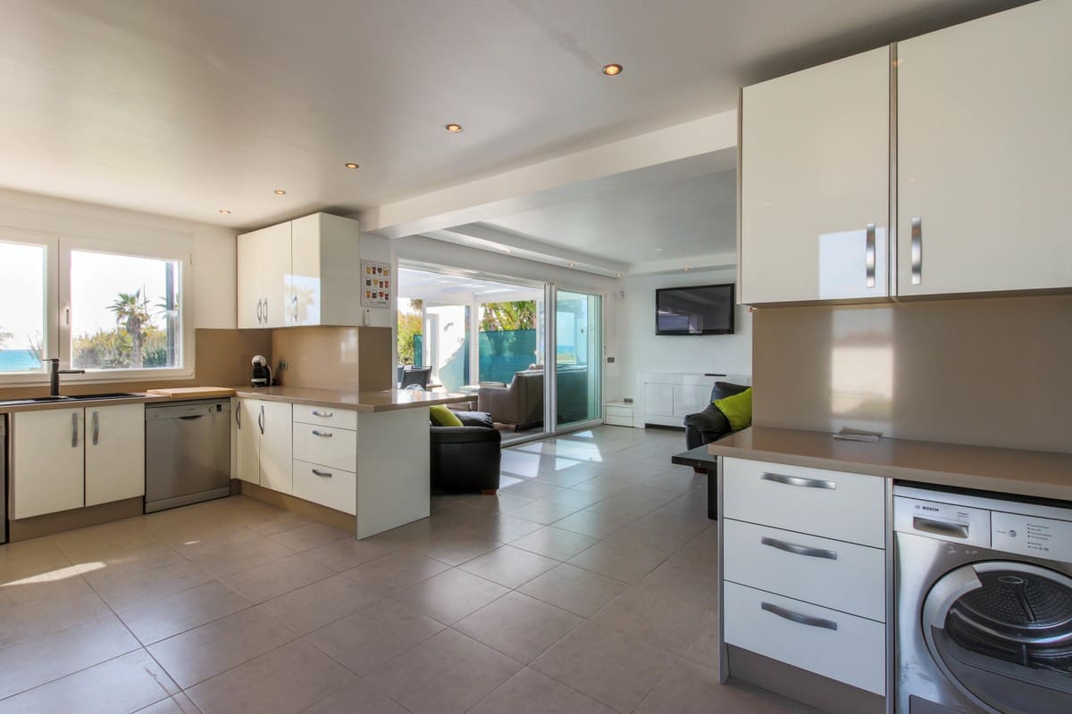 3 soverom Villa til salgs i Estepona med svømmebasseng garasje - € 1 600 000 (Ref: 6352884)