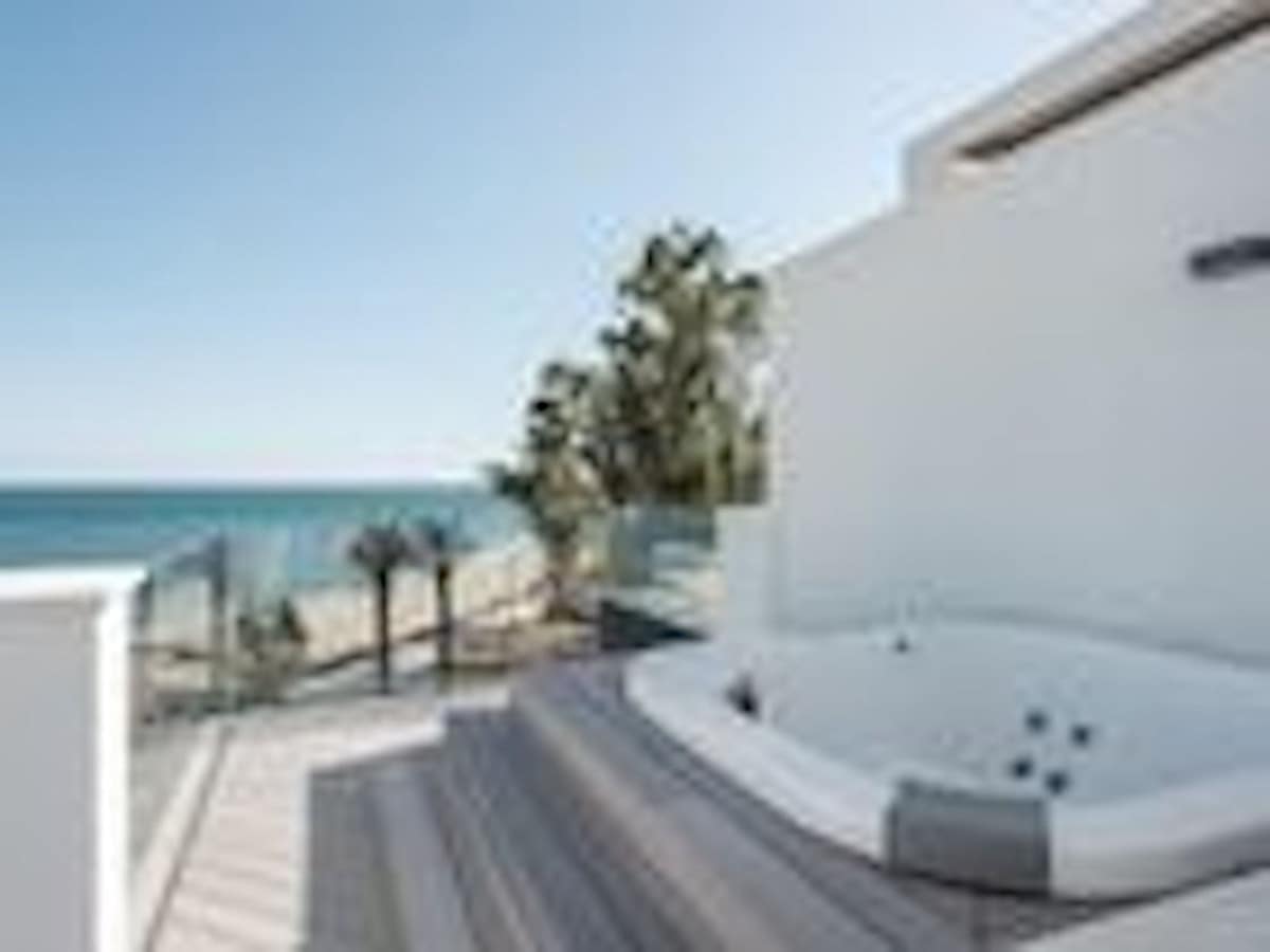 3 soveværelse Byhus til salg i Estepona med swimmingpool garage - € 3.650.000 (Ref: 7349357)