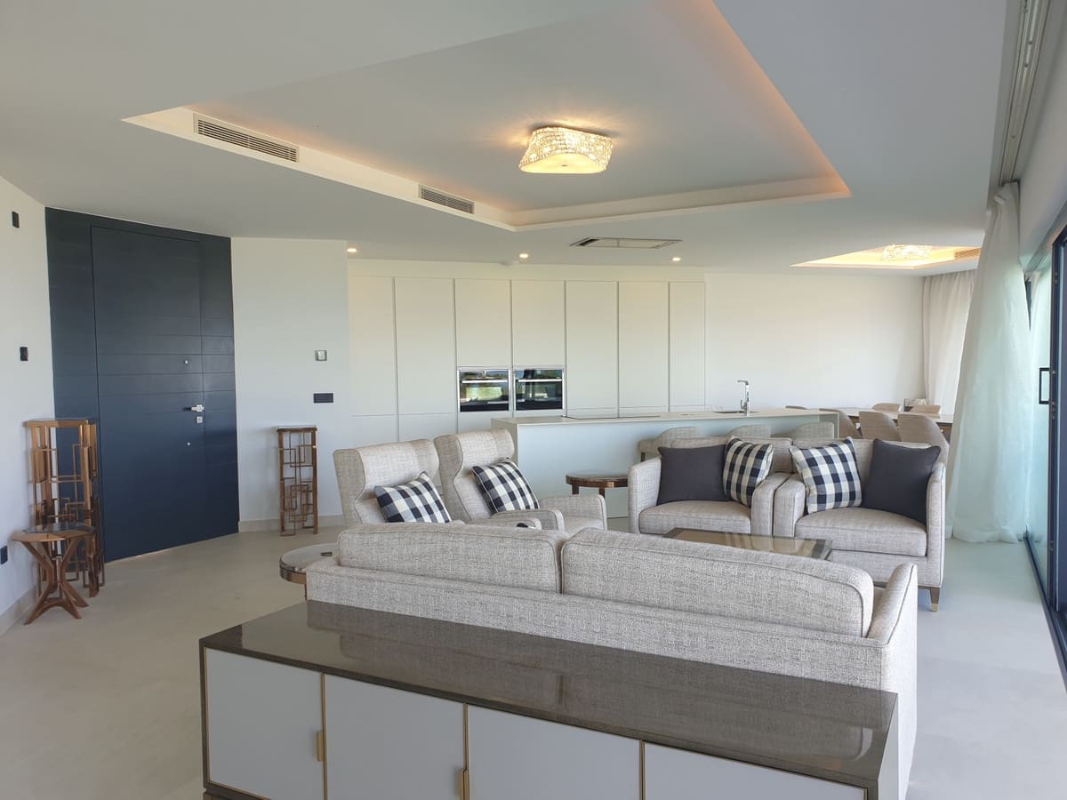 3 soveværelse Byhus til salg i Estepona med swimmingpool garage - € 3.650.000 (Ref: 7349357)