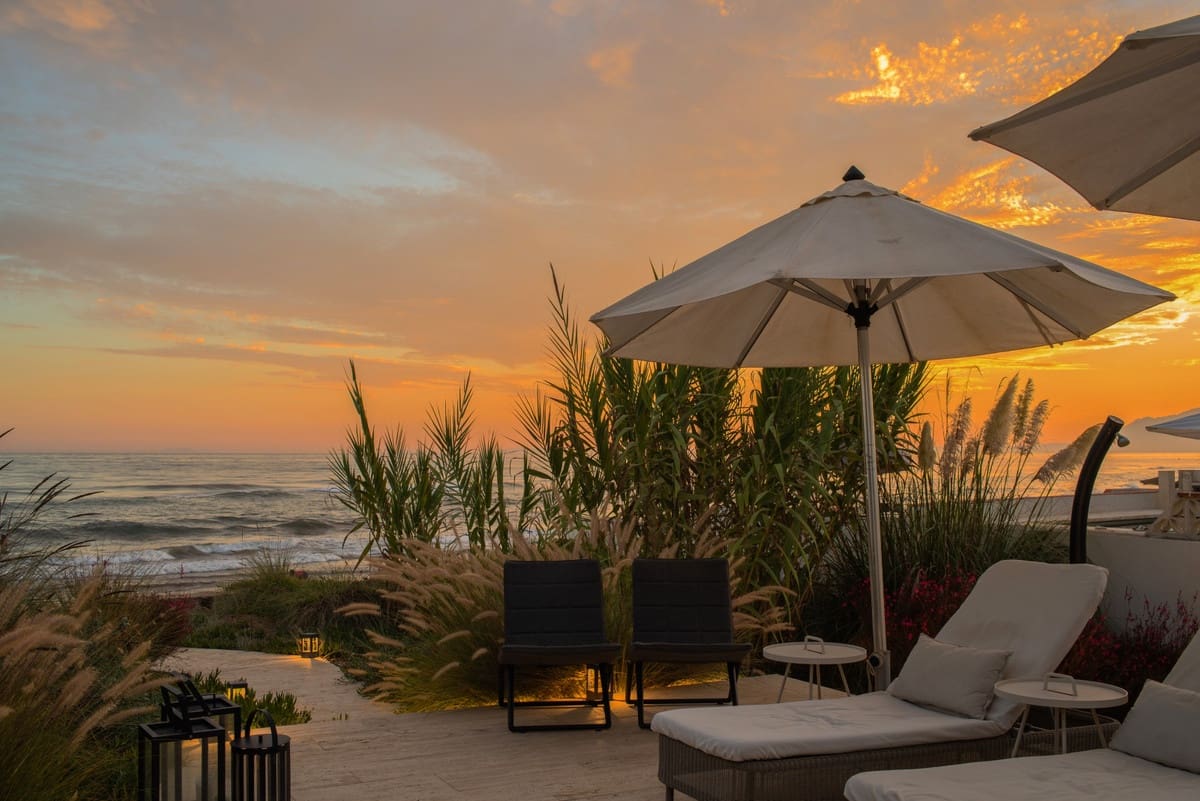 6 soverom Villa til salgs i Costabella med svømmebasseng garasje - € 6 500 000 (Ref: 7352188)