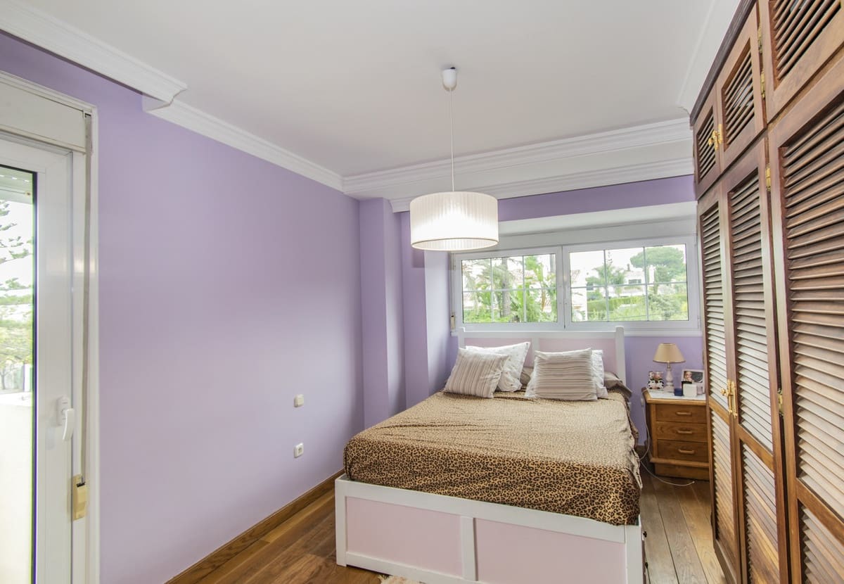 4 makuuhuone Huvila myytävänä paikassa San Pedro de Alcantara mukana uima-altaan 
autotalli - 1 595 000 € (Ref: 7409219)