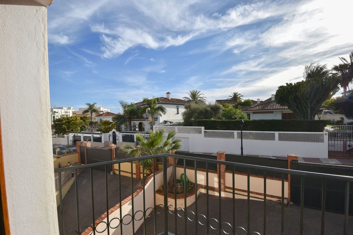 5 soveværelse Byhus til salg i Marbella med swimmingpool garage - € 1.700.000 (Ref: 7461438)