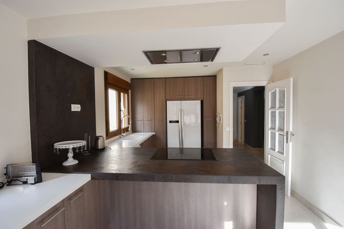 5 soveværelse Byhus til salg i Marbella med swimmingpool garage - € 1.700.000 (Ref: 7461438)