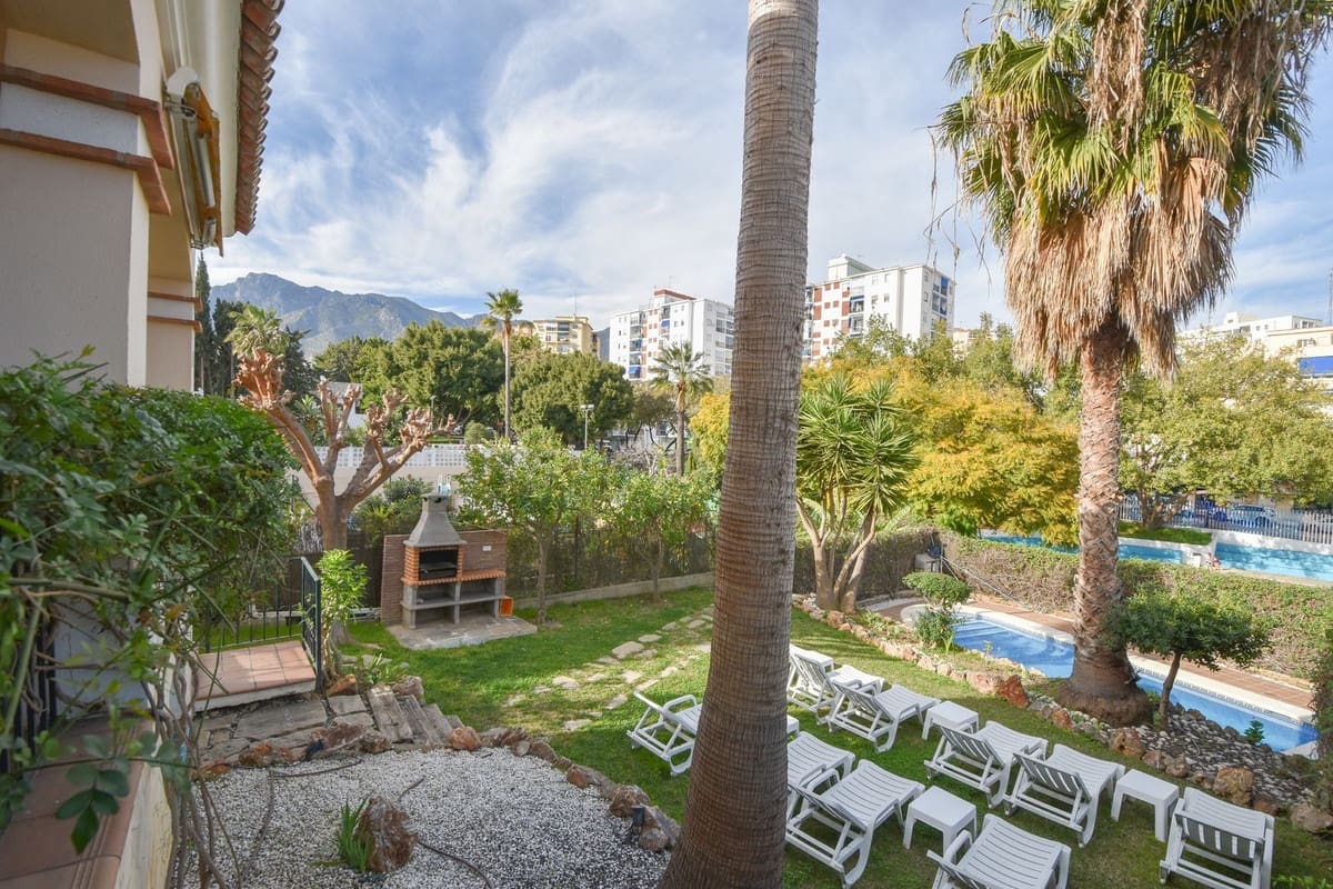 5 soveværelse Byhus til salg i Marbella med swimmingpool garage - € 1.700.000 (Ref: 7461438)