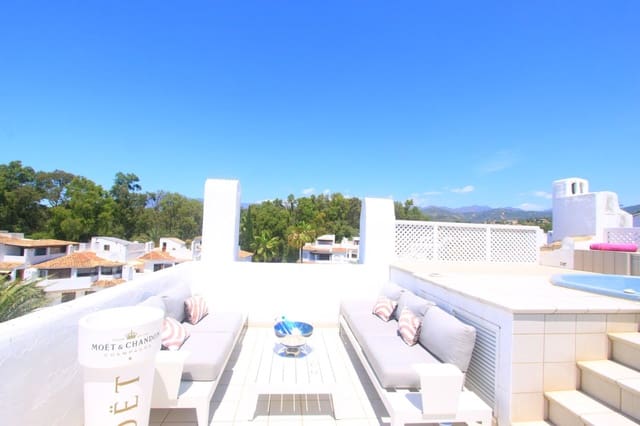 5 soverom Penthouse til salgs i Elviria, Marbella med svømmebasseng garasje - € 1 150 000 (Ref: 7560582)