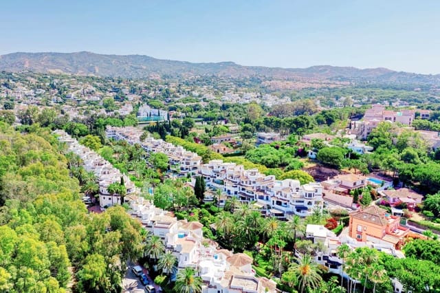 5 soverom Penthouse til salgs i Elviria, Marbella med svømmebasseng garasje - € 1 150 000 (Ref: 7560582)