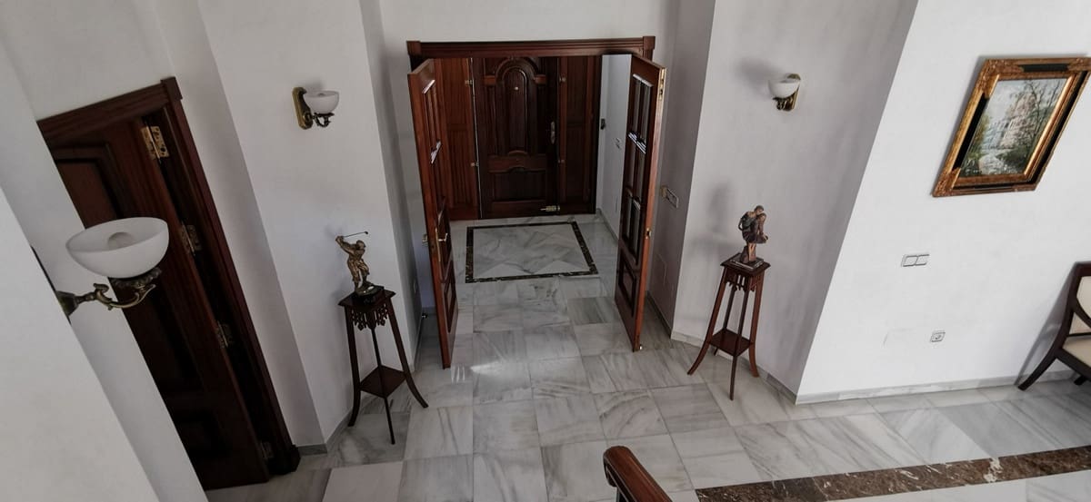 5 Zimmer Villa zu verkaufen in Estepona mit Pool Garage - 2.100.000 € (Ref: 7563209)