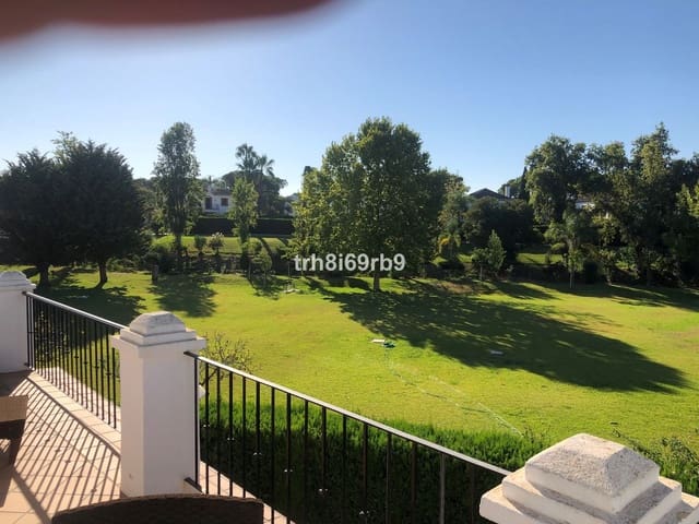3 Zimmer Apartment zu verkaufen in El Paraiso, Estepona mit Pool - 895.000 € (Ref: 7724249)