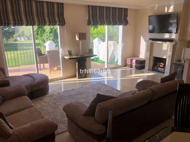 3 bedroom Apartment for sale in El Paraiso, Estepona with pool - € 895,000 (Ref: 7724249)