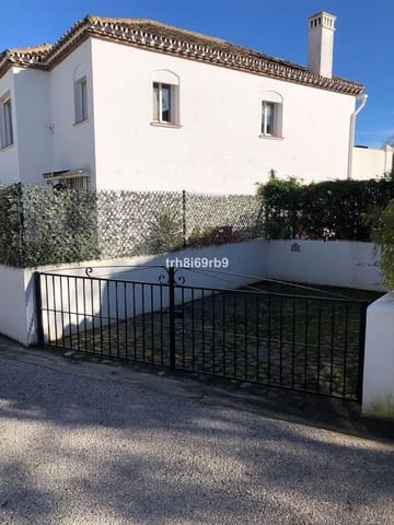 3 bedroom Apartment for sale in El Paraiso, Estepona with pool - € 895,000 (Ref: 7724249)