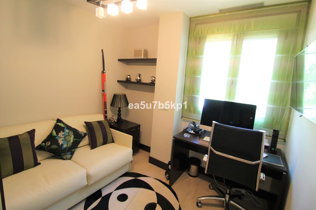 3 soverom Leilighet til salgs i Benahavis med svømmebasseng garasje - € 550 000 (Ref: 7816192)