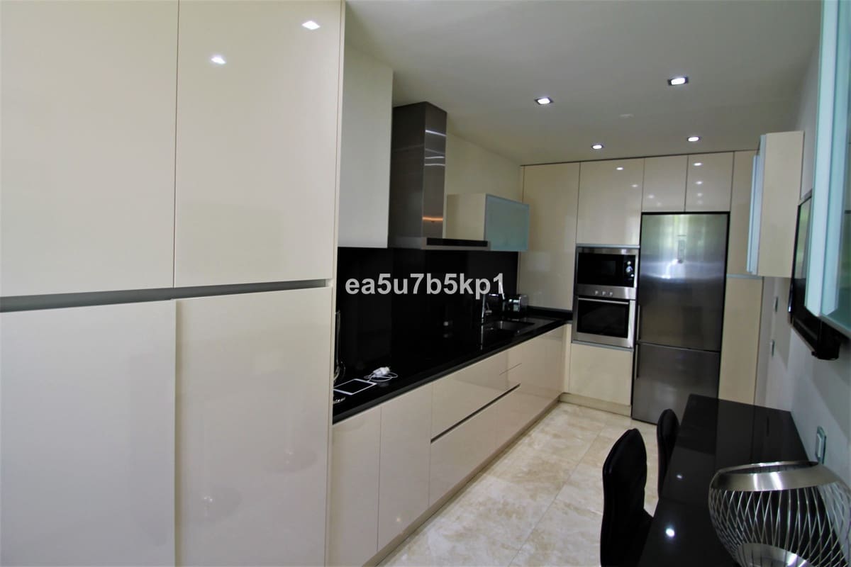 3 soverom Leilighet til salgs i Benahavis med svømmebasseng garasje - € 550 000 (Ref: 7816192)