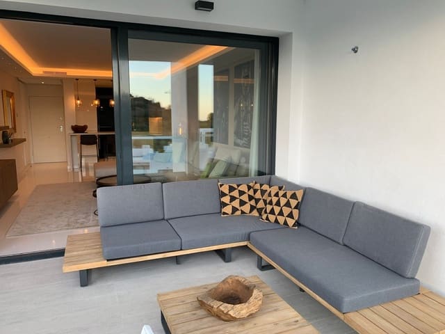 Apartamento de 2 habitaciones en Benahavís en venta con piscina garaje - 575.000 € (Ref: 7816194)