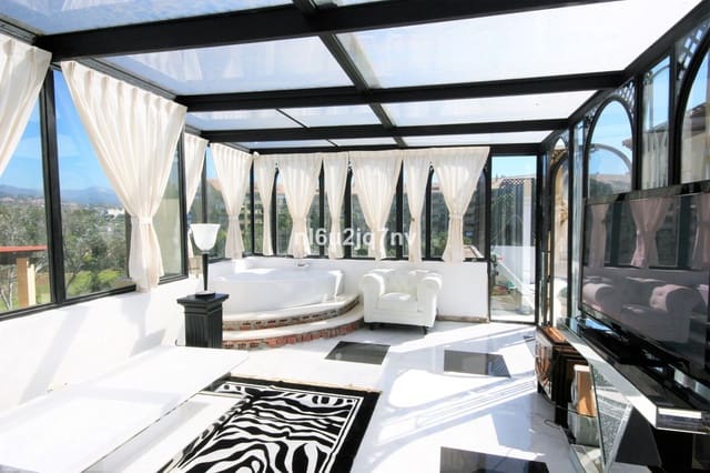 3 makuuhuone Kattohuoneisto myytävänä paikassa Guadalmina Alta, Marbella mukana uima-altaan 
autotalli - 680 000 € (Ref: 7832968)