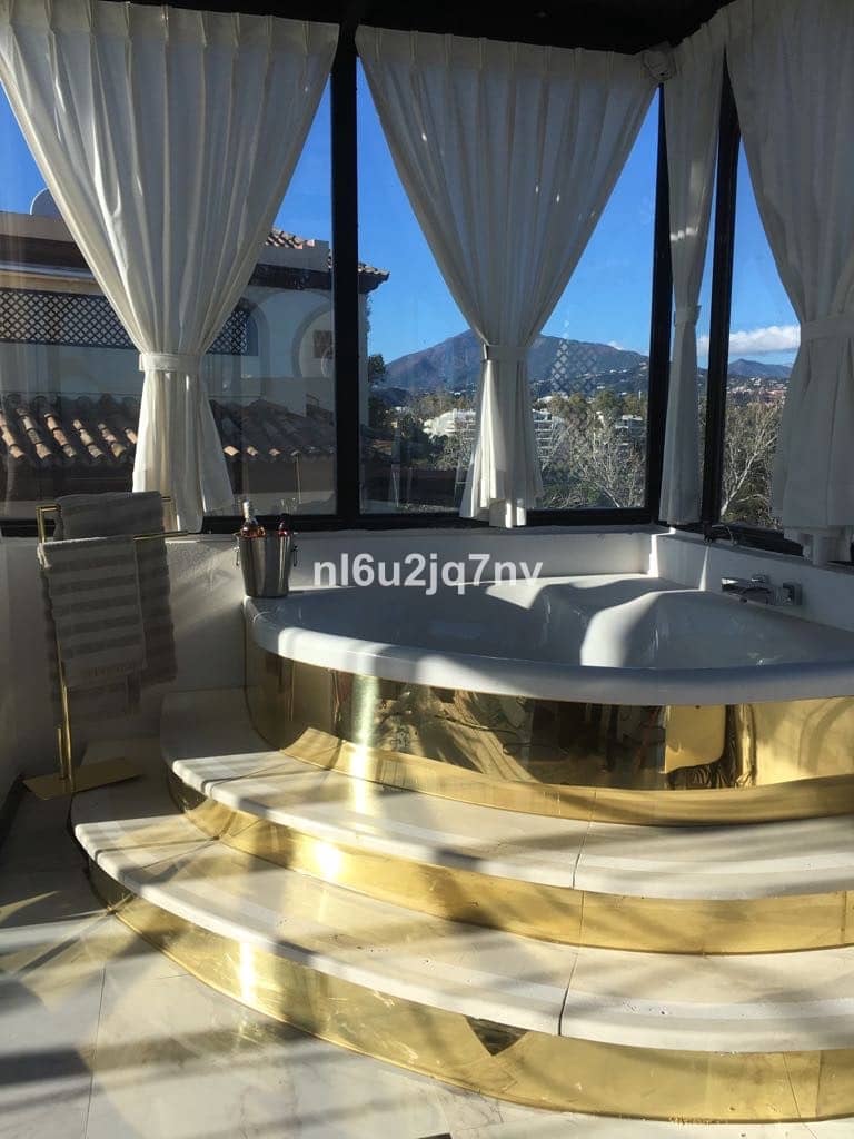 3 soveværelse Penthouse til salg i Guadalmina med swimmingpool garage - € 680.000 (Ref: 7832968)