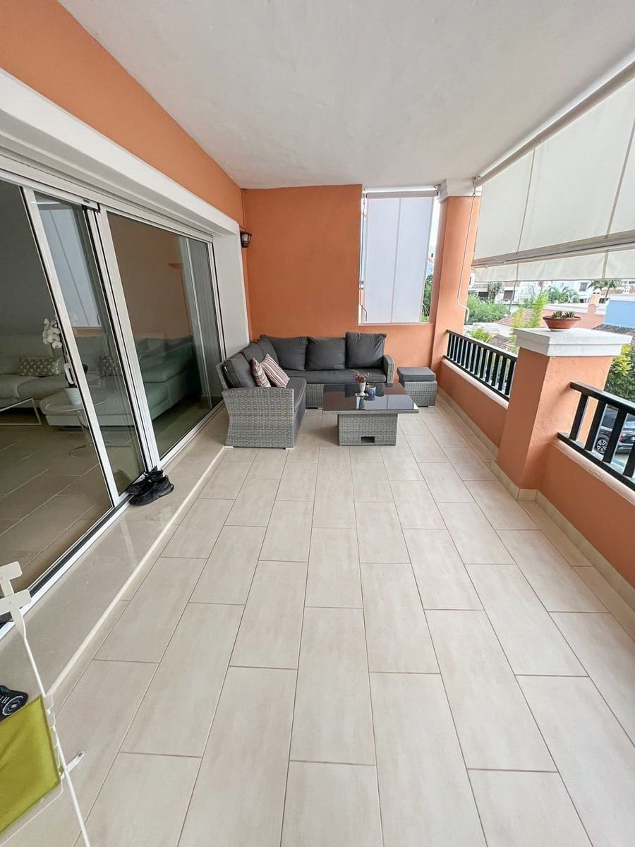 4 soveværelse Byhus til salg i Nueva Andalucia med swimmingpool garage - € 950.000 (Ref: 7989343)