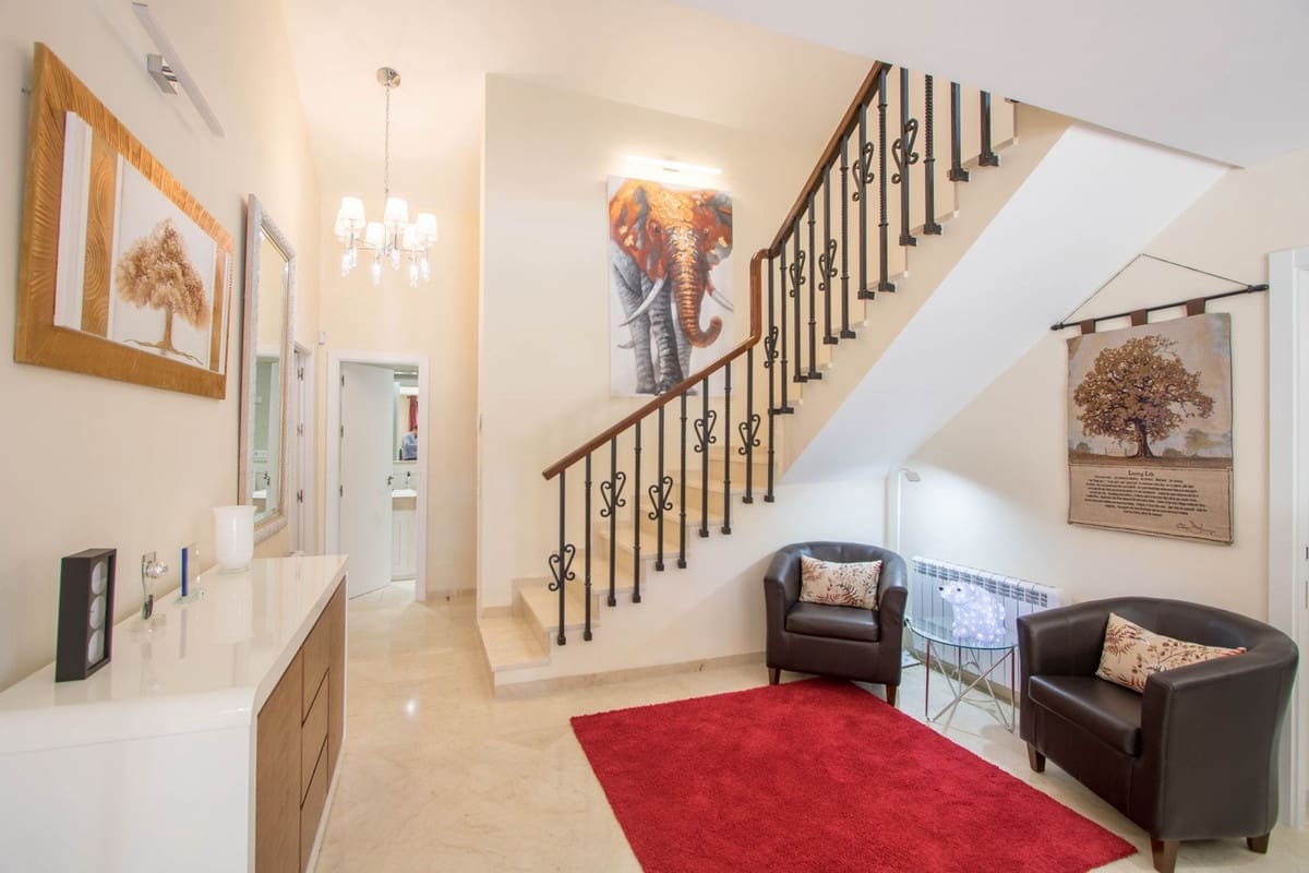 5 quarto Moradia para venda em La Atalaya com piscina garagem - 1 399 900 € (Ref: 7989395)