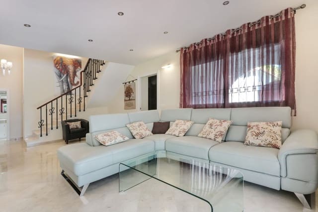 5 soveværelse Villa til salg i La Atalaya, Villanueva de Algaidas med swimmingpool garage - € 1.399.900 (Ref: 7989395)