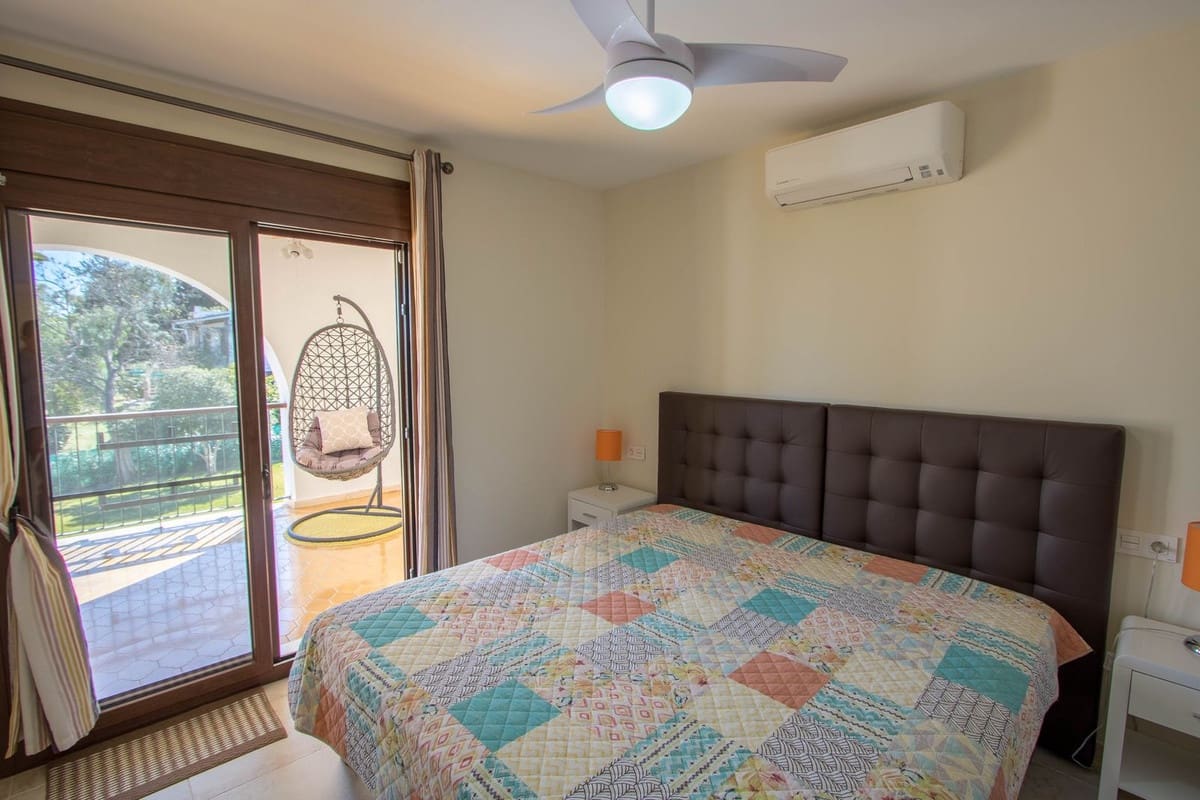 5 quarto Moradia para venda em La Atalaya com piscina garagem - 1 399 900 € (Ref: 7989395)