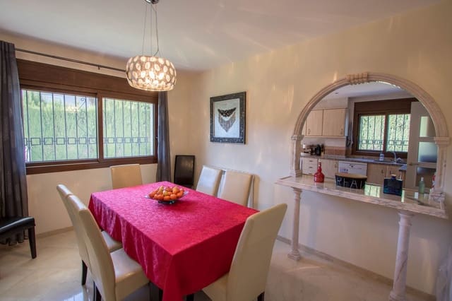 5 soveværelse Villa til salg i La Atalaya, Villanueva de Algaidas med swimmingpool garage - € 1.399.900 (Ref: 7989395)