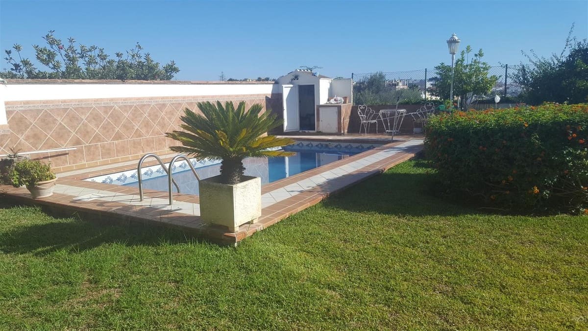 6 Zimmer Villa zu verkaufen in Mijas Costa mit Pool Garage - 850.000 € (Ref: 8017928)