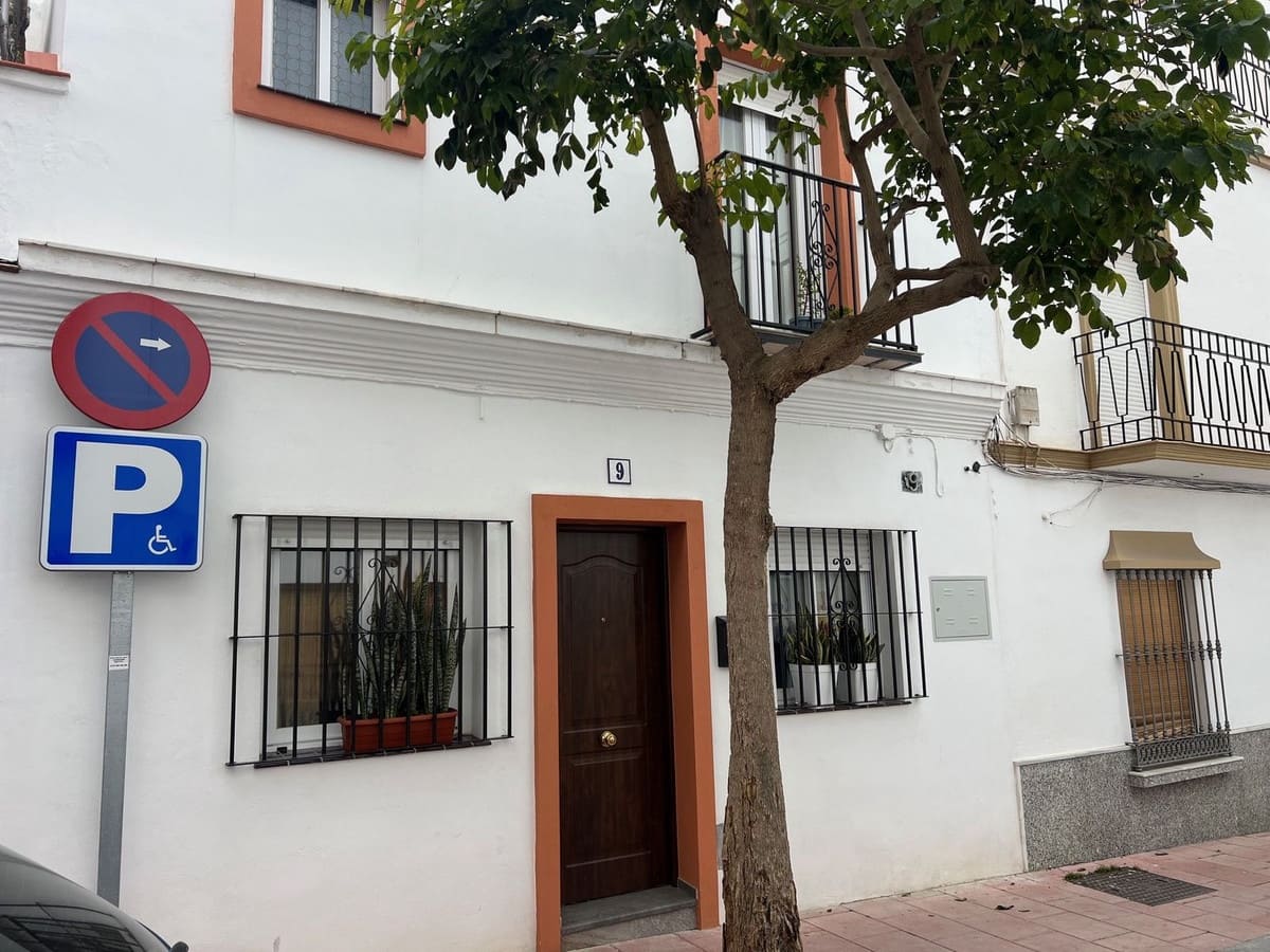 4 bedroom Townhouse for sale in Estepona with garage - € 660,000 (Ref: 8041316)