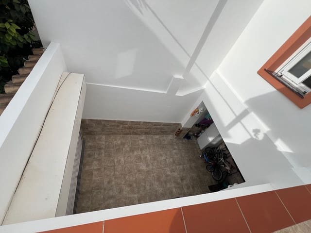 Casa de 4 habitaciones en Estepona en venta con garaje - 660.000 € (Ref: 8041316)