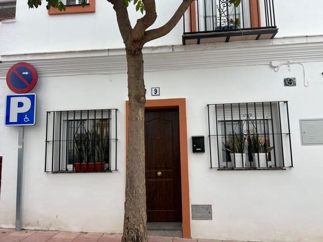 Casa de 4 habitaciones en Estepona en venta con garaje - 660.000 € (Ref: 8041316)