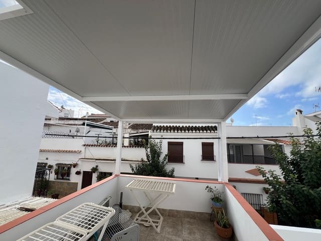 Casa de 4 habitaciones en Estepona en venta con garaje - 660.000 € (Ref: 8041316)
