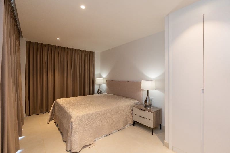 3 makuuhuone Huoneisto myytävänä paikassa Fuengirola mukana uima-altaan - 675 000 € (Ref: 8073109)