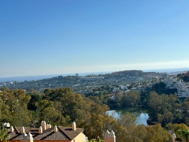 2 quarto Penthouse para venda em Nueva Andalucia, Marbella com piscina garagem - 850 000 € (Ref: 8118202)