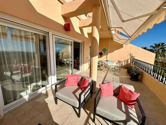 2 quarto Penthouse para venda em Nueva Andalucia, Marbella com piscina garagem - 850 000 € (Ref: 8118202)