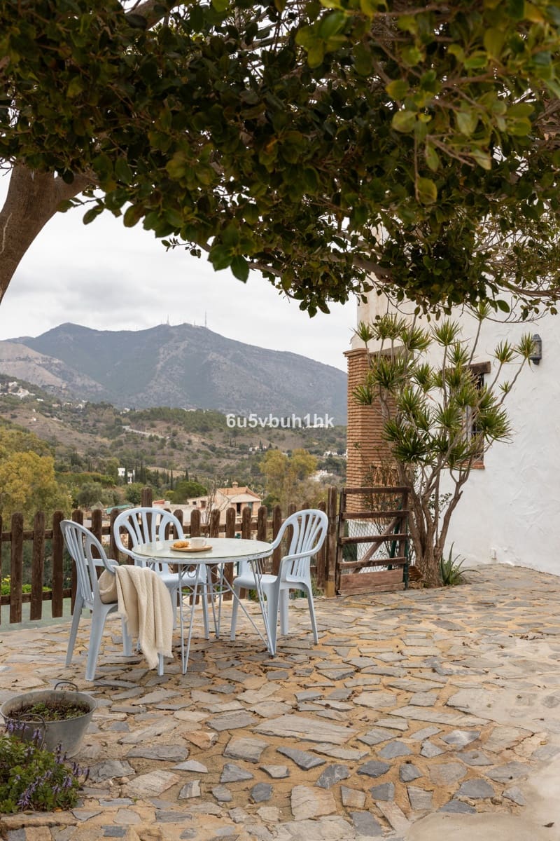 4 soveværelse Villa til salg i Mijas med swimmingpool garage - € 550.000 (Ref: 8125087)