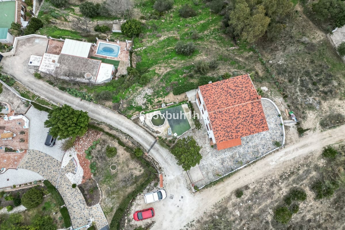4 soveværelse Villa til salg i Mijas med swimmingpool garage - € 550.000 (Ref: 8125087)