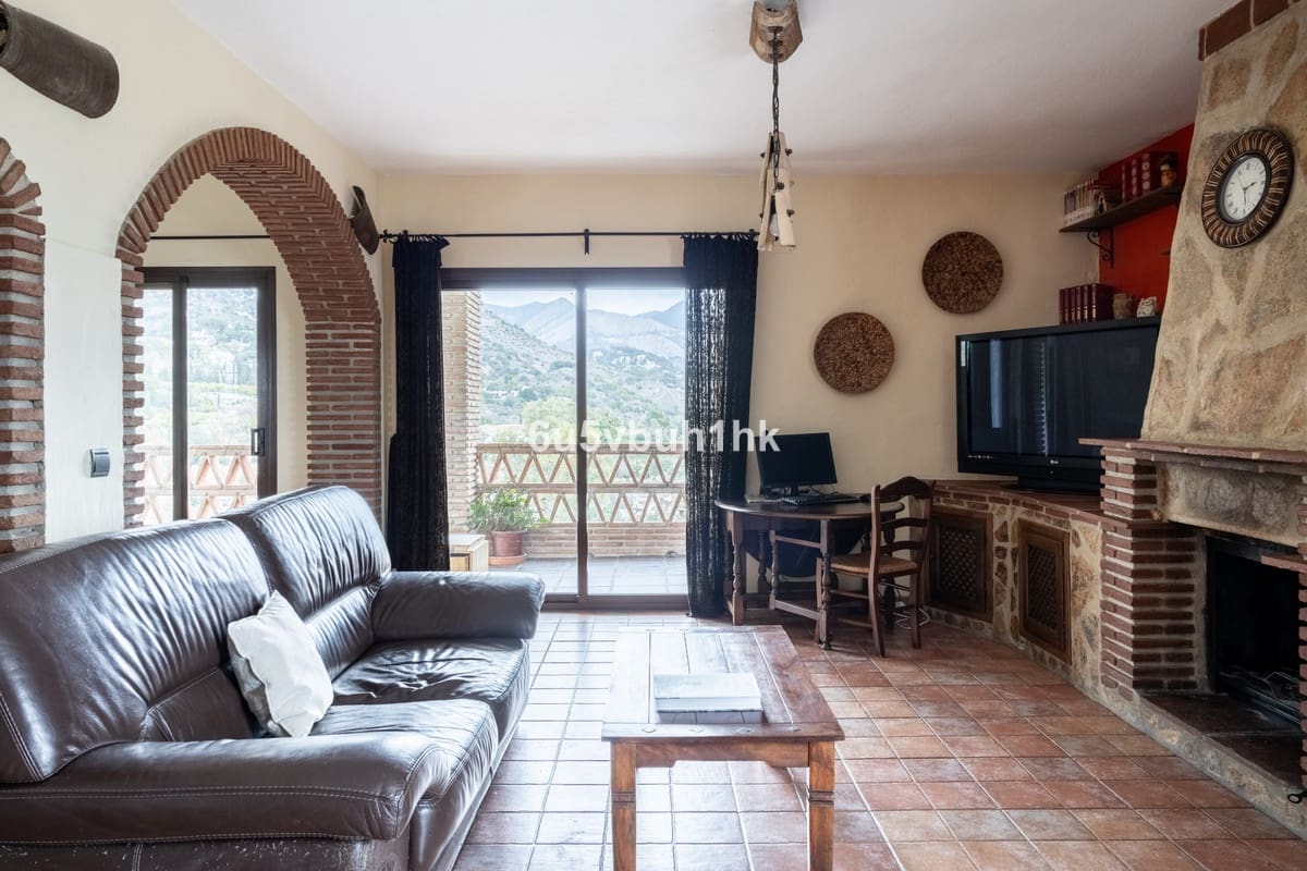 4 soveværelse Villa til salg i Mijas med swimmingpool garage - € 550.000 (Ref: 8125087)