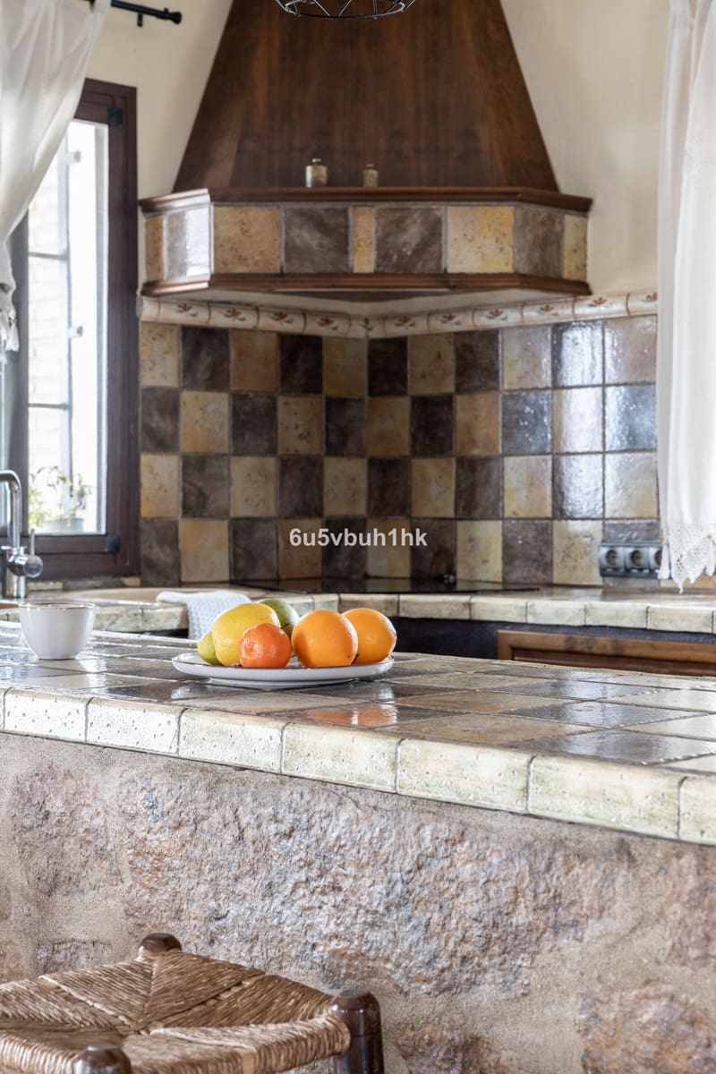 4 soveværelse Villa til salg i Mijas med swimmingpool garage - € 550.000 (Ref: 8125087)