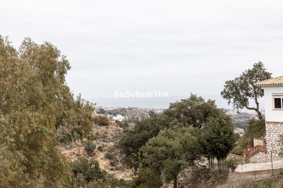 4 soveværelse Villa til salg i Mijas med swimmingpool garage - € 550.000 (Ref: 8125087)