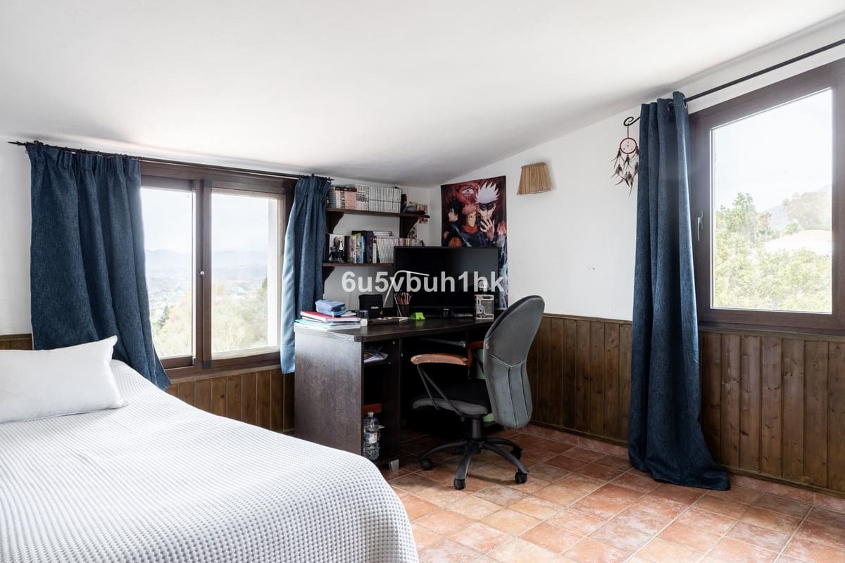 4 soveværelse Villa til salg i Mijas med swimmingpool garage - € 550.000 (Ref: 8125087)