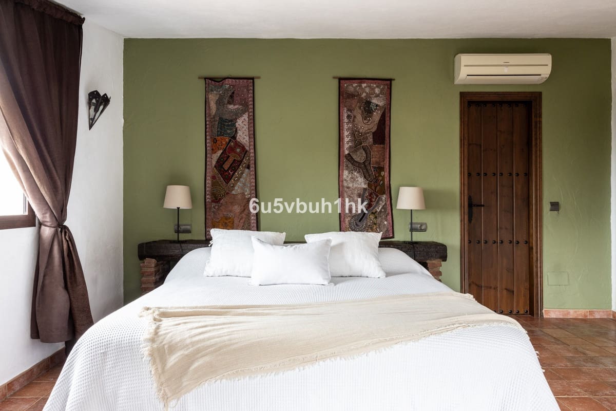 4 soveværelse Villa til salg i Mijas med swimmingpool garage - € 550.000 (Ref: 8125087)