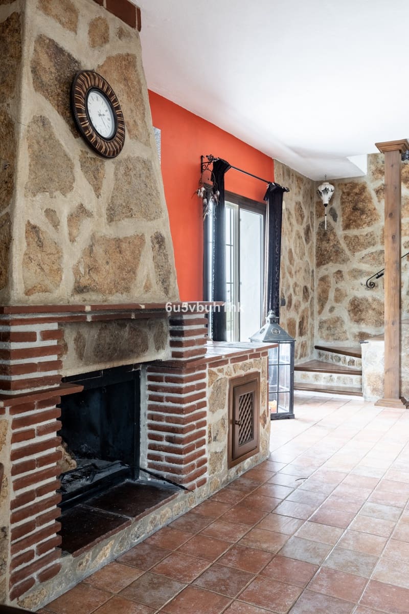 4 soveværelse Villa til salg i Mijas med swimmingpool garage - € 550.000 (Ref: 8125087)