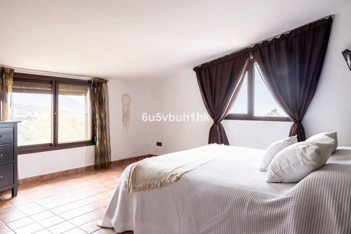 4 soveværelse Villa til salg i Mijas med swimmingpool garage - € 550.000 (Ref: 8125087)