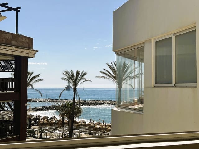 2 soveværelse Lejlighed til salg i Puerto Banus, Marbella med swimmingpool garage - € 950.000 (Ref: 8132607)